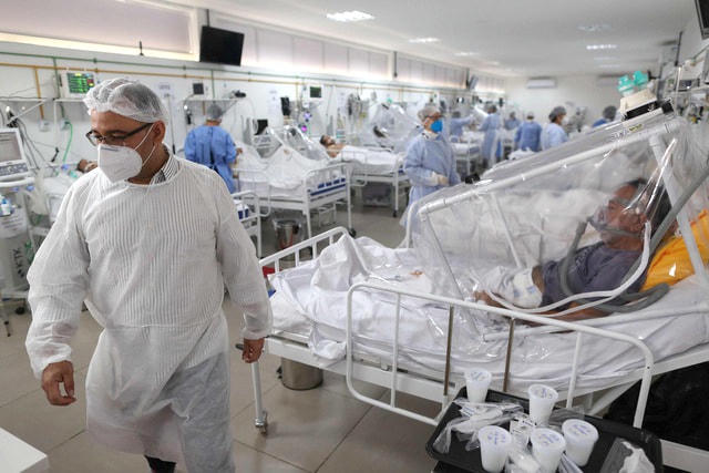 Bên trong khoa hồi sức cấp cứu cho bệnh nhân Covid-19 ở Manaus, Brazil.