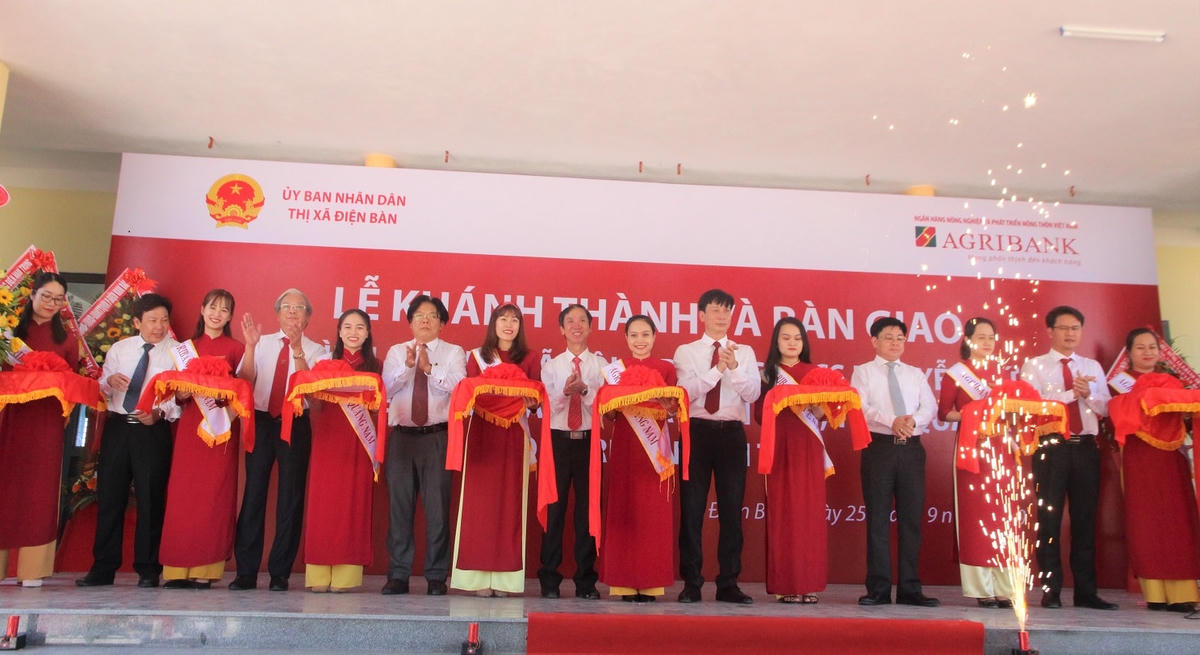 Lễ bàn giao Trường THCS Nguyễn Đức An.