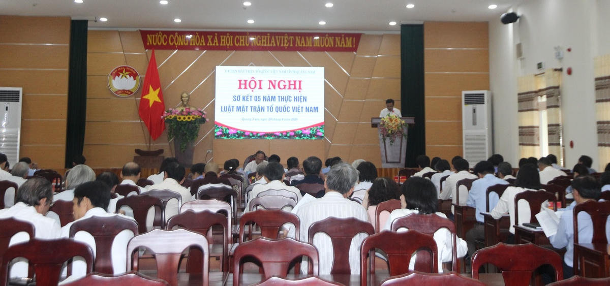 Quang cảnh buổi hội nghị sơ kết 5 năm thực hiện Luật Mặt trận Tổ Quốc Việt Nam