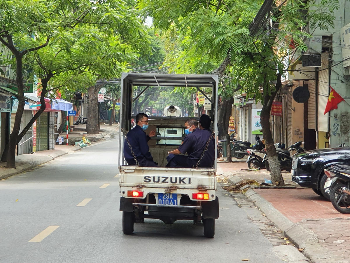 Sẵn sàng qua mặt lực lượng chức năng...