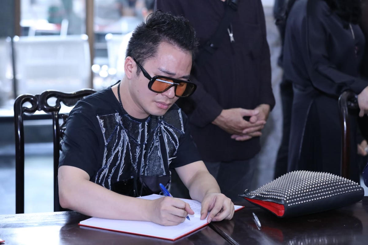 Ca sĩ Tùng Dương.