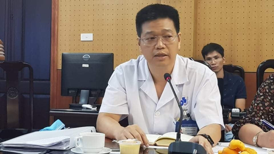 Đại diện Bệnh viện Da liễu Trung ương trao đổi với báo chí trưa 18/9.