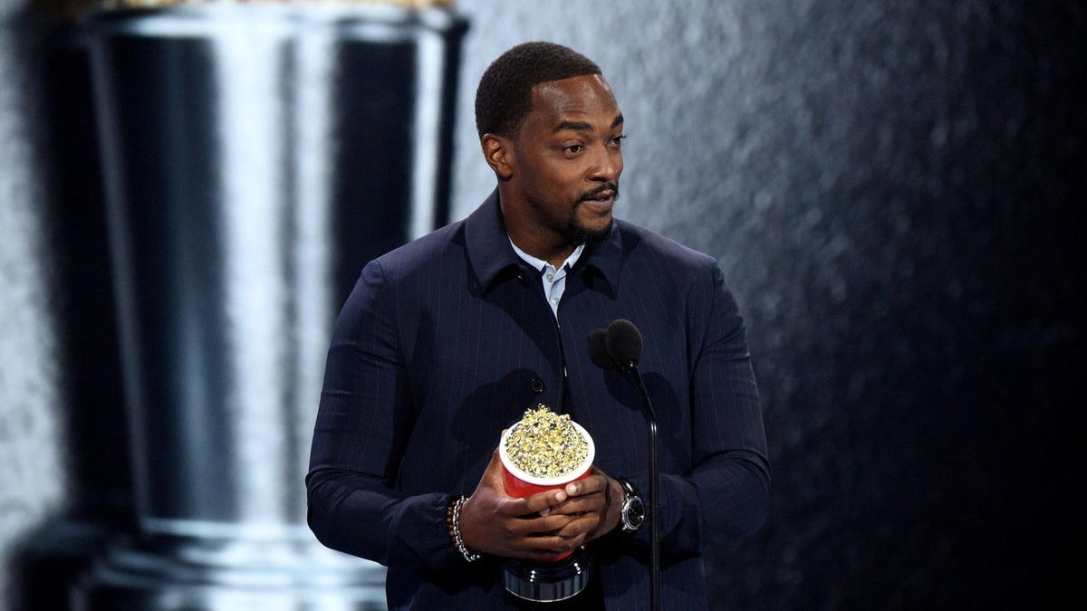 Nam diễn viên Anthony Mackie tại lễ trao giải. Nguồn: Getty Images.