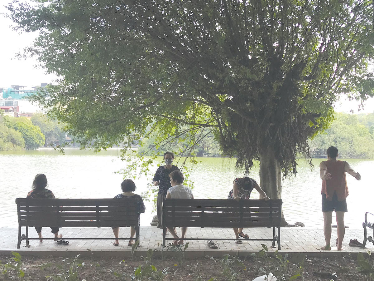 Mỗi người lựa chọn cho mình một hình thức thể dục khác nhau để nâng cao sức khỏe.