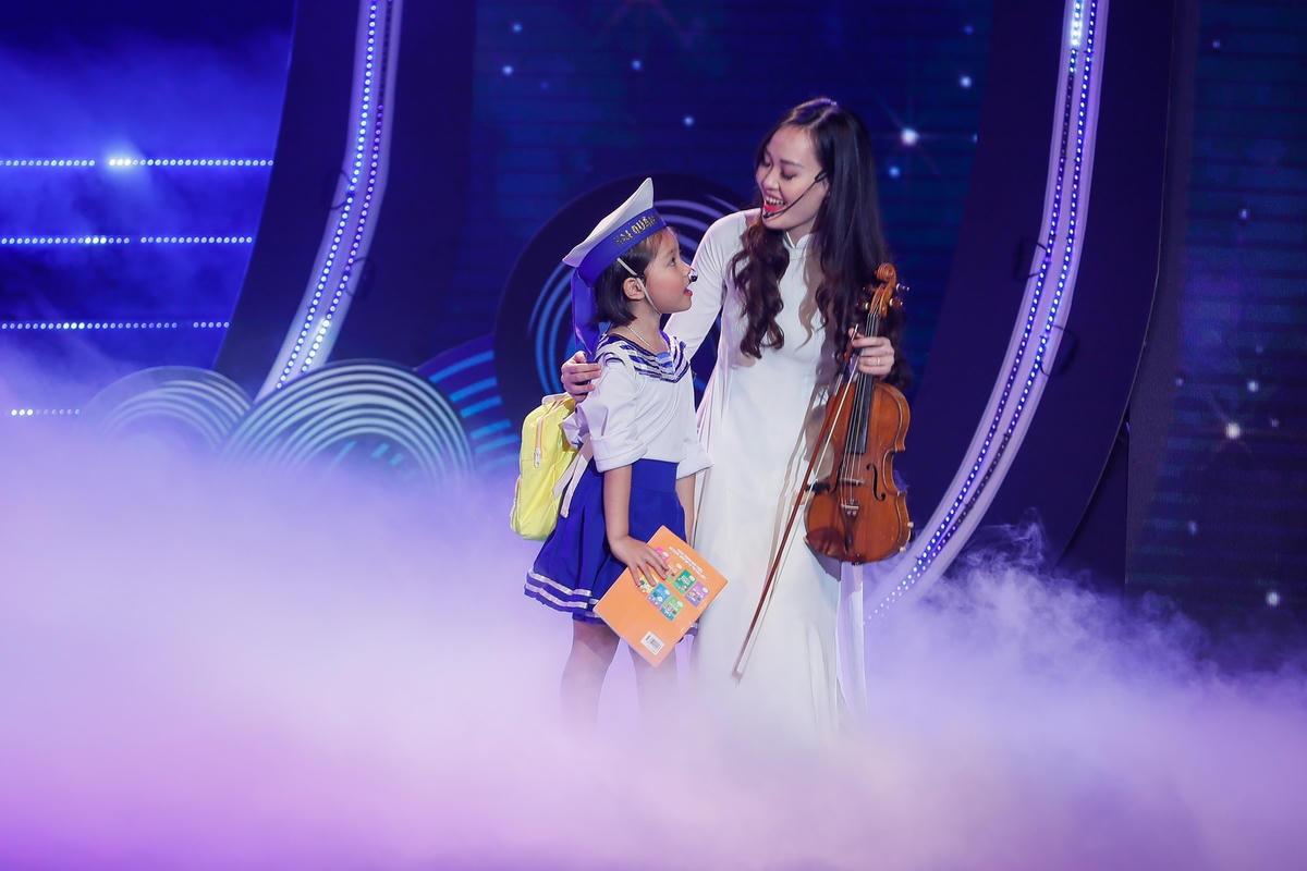 Chương trình không chỉ là món ăn tinh thần của cán bộ, chiến sĩ toàn quân, của cán bộ chiến sĩ nơi đảo xa mà còn của khán giả cả nước cũng như kiều bào ta ở nước ngoài.