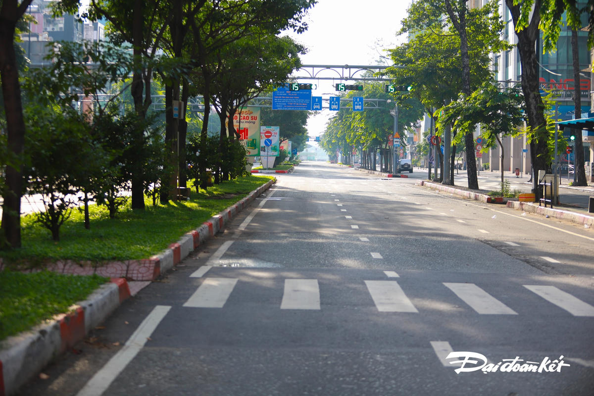 Đường Hàm Nghi, Quận 1.