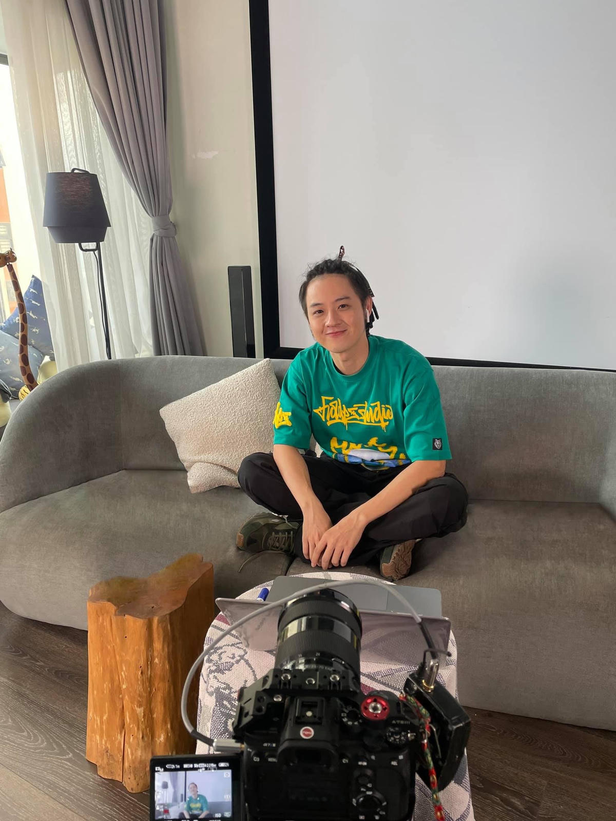 Thanh Duy truyền năng lượng tích cực: “Ngày hôm nay tôi cười, ngày mai tôi vẫn sẽ cười và cho dù là ngày nào đi nữa tôi vẫn sẽ nở một nụ cười. Hãy luôn tích cực nhé”.