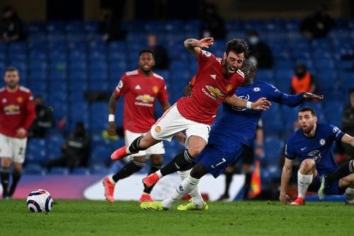 Tình huống vào bóng quyết liệt của Kante đối với Fernandes, các cầu thủ Chelsea sẵn sàng chơi rắn với Man Utd, tuy nhiên họ cũng rất khéo léo tránh thẻ phạt.