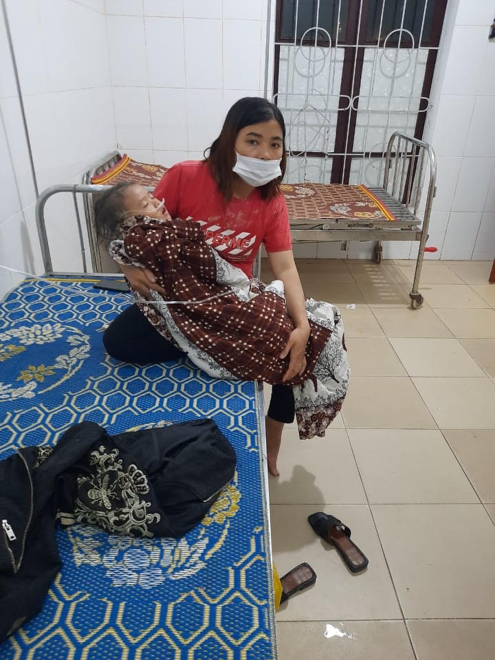 Cháu gái bị thương phần mềm.