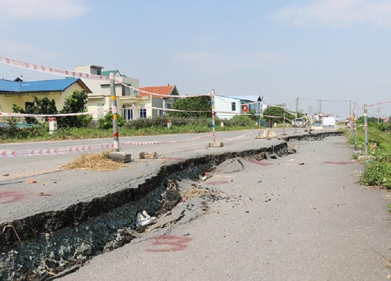 Sự cố sụt lún chân đê Hữu Đáy.