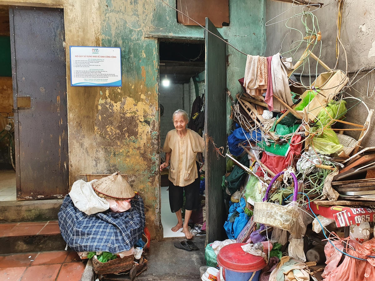 Căn nhà nằm cuối ngách 35, ngõ Hòa Bình 2 (phường Minh Khai - Hai Bà Trưng) là nơi ở của cụ Tư Mào.
