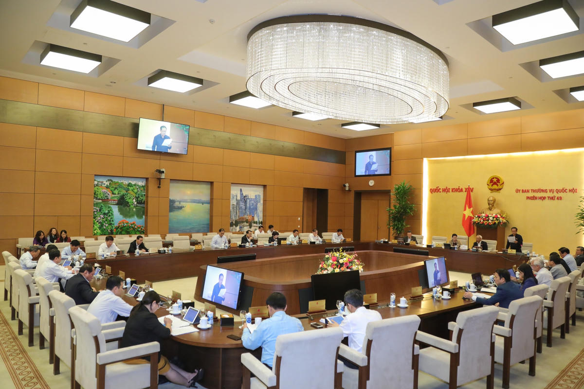 Quang cảnh cuộc họp.