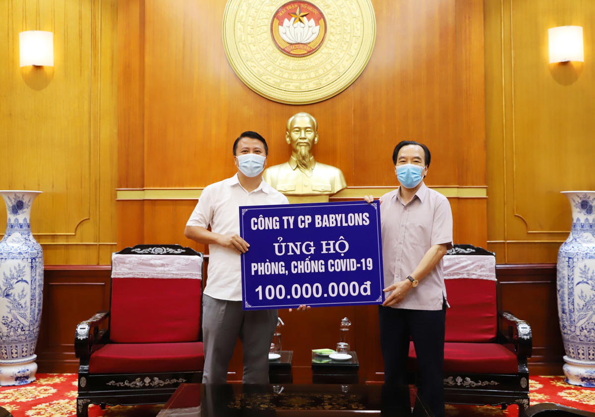 Phó Chủ tịch Ngô Sách Thực tiếp nhận ủng hộ từ Công ty CP Babylons.