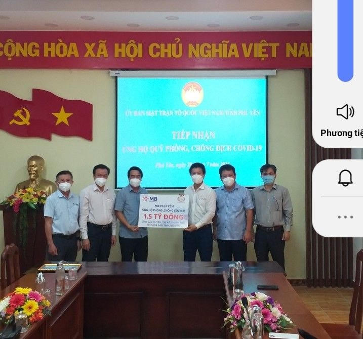Ngân hàng TMCP Quân đội ủng hộ 1,5 tỉ đồng cho Uỷ ban MTTQ Việt Nam tỉnh Phú Yên.
