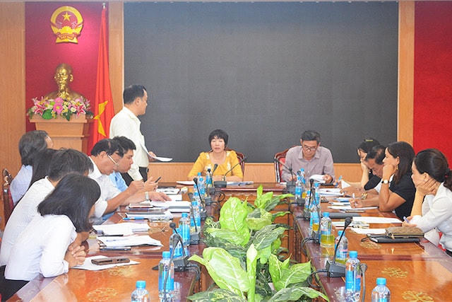 Quang cảnh buổi hop.