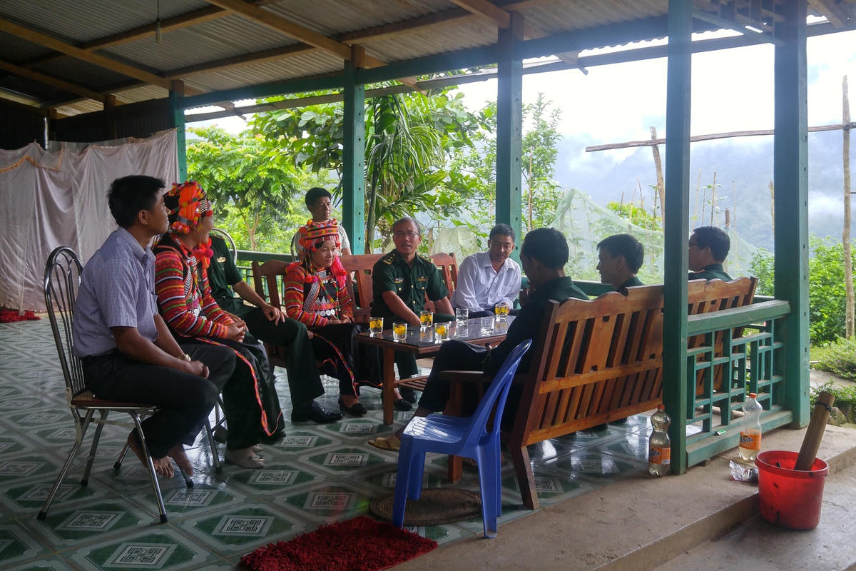 Một buổi xuống bản của chiến sĩ biên phòng.  