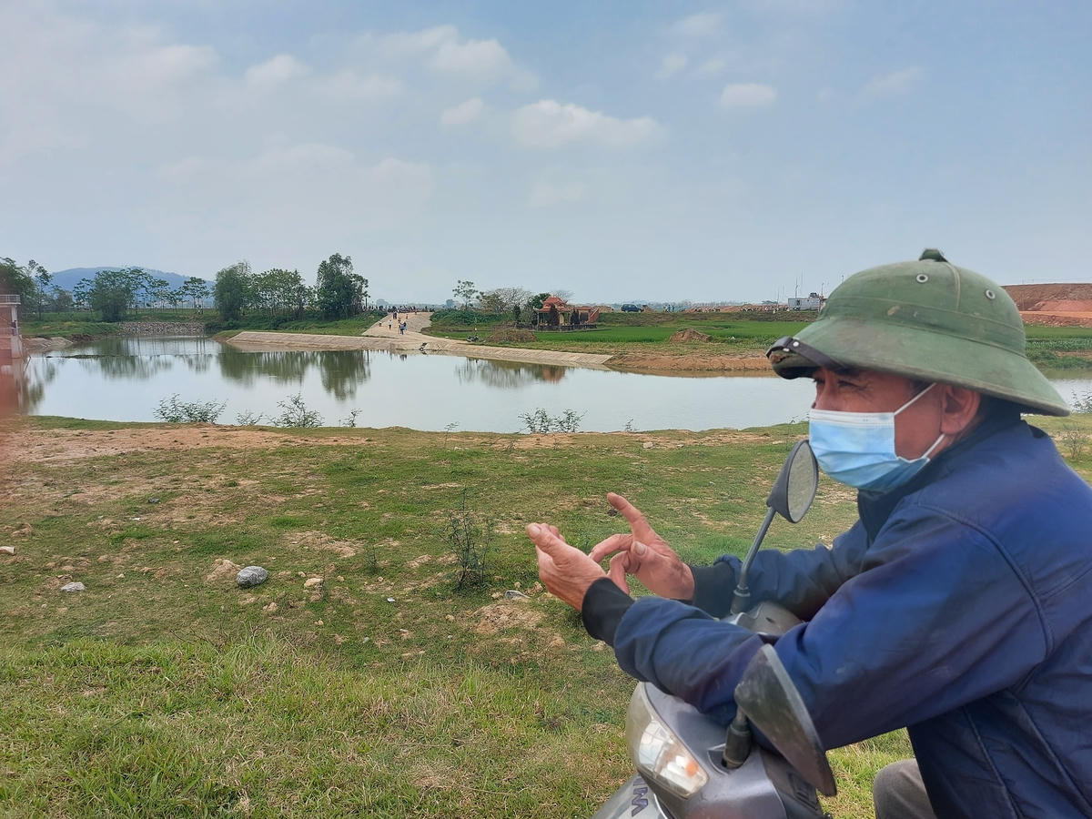 Ông Lương Văn Bình, 50 tuổi, trú thôn Xử Nhân (xã Thiệu Hợp) bày tỏ sự xót xa trước sự ra đi đột ngột của các em học sinh. "Các cháu mới chỉ học lớp 6, còn tương lai rộng mở phía trước, vậy mà lại xảy ra tai nạn này, thật đáng thương quá. Nhà tôi ở cùng xóm, cũng biết các cháu là những đứa ngoan ngoãn, hiền lành, biết vâng lời cha mẹ. Từ trước đến nay, vùng quê nghèo này chưa từng phải chịu cảnh tang thương đến vậy", ông Bình xót xa.