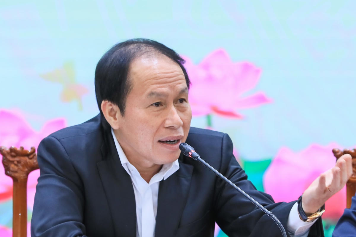 Phó Chủ tịch - Tổng Thư ký Lê Tiến Châu thảo luận tại Hội nghị. Ảnh: Quang Vinh.