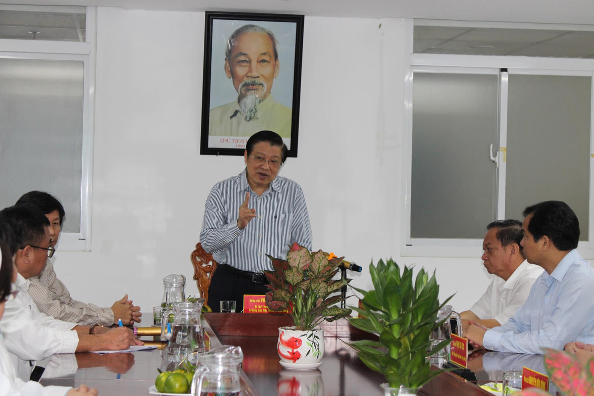 Ông Phan Đình Trạc Phát biểu tại buổi làm việc.