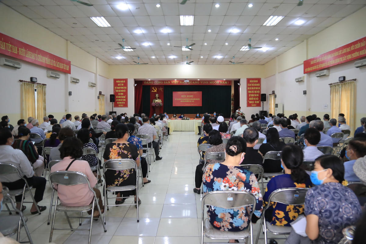 Tổ chức tiếp xúc với cử tri để ứng cử viên được trao đổi dân chủ, công khai các vấn đề.