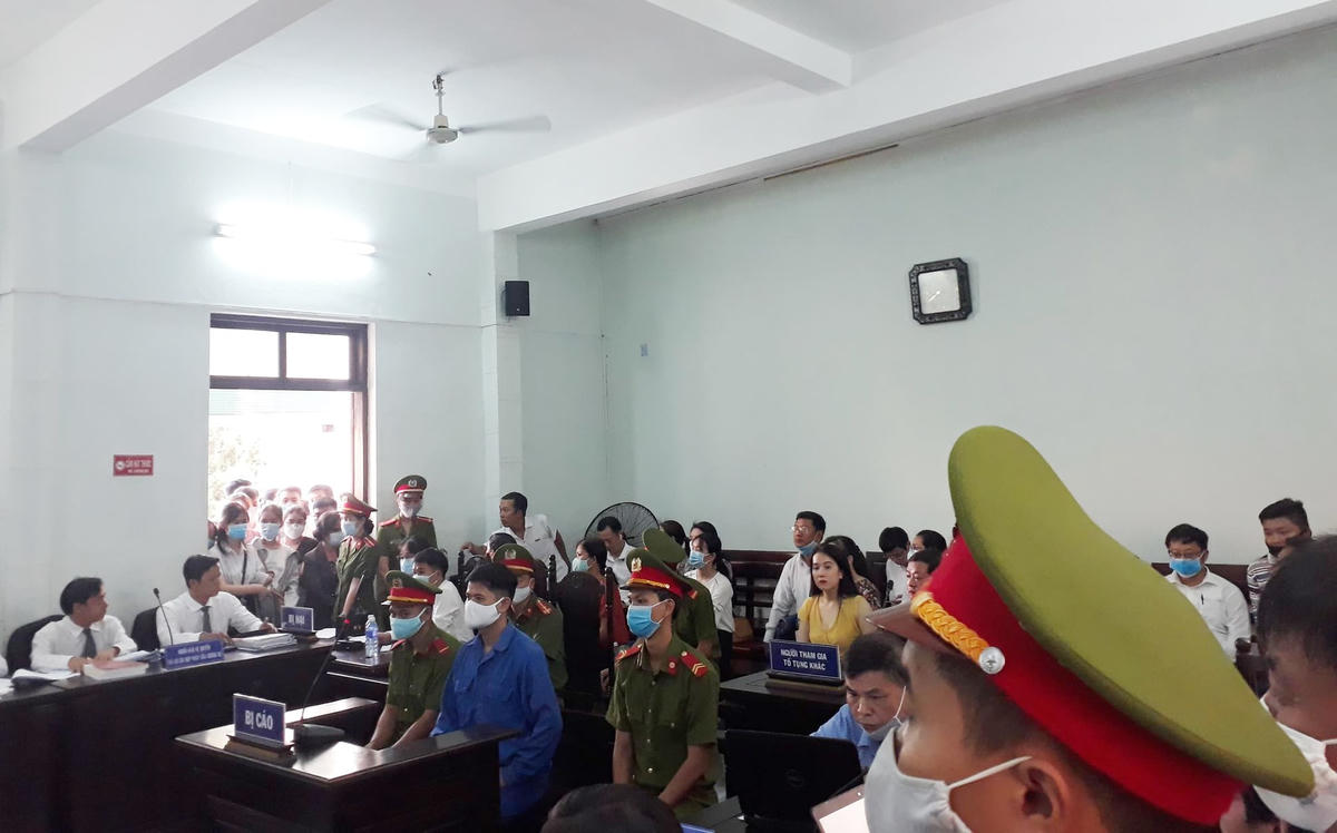 Bị cáo Lê Quang Huy Phương tại phiên tòa sáng nay.