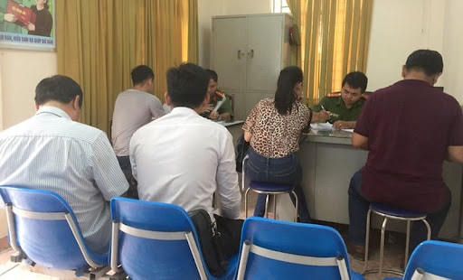 Các nạn nhân trình báo về việc bị Công ty Alibaba lừa đảo, chiếm đoạt tài sản.