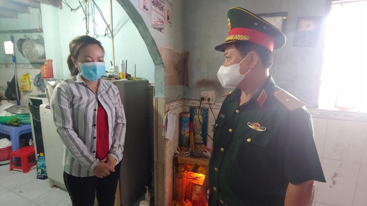 Ra quân chiến dịch '100.000 phần quà hỗ trợ nhân dân'