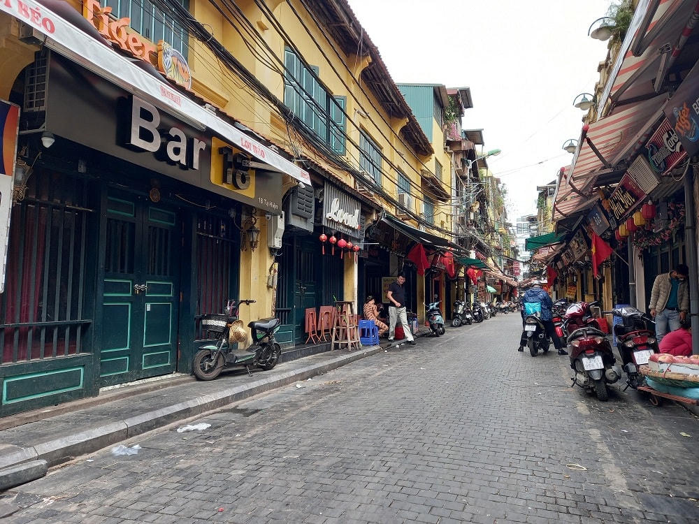 Góc nhỏ của Tạ Hiện, một trong những tuyến phố cổ thu hút nhiều khách du lịch.