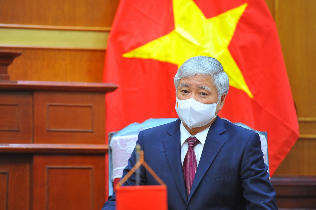 Bí thư Trung ương Đảng, Chủ tịch UBTƯ MTTQ Việt Nam Đỗ Văn Chiến đánh giá cao những phát triển tích cực trong quan hệ hai nước Việt Nam - Singapore.