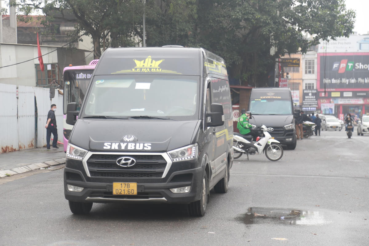 Ngoài ra, Đại úy Phạm Tấn Văn cho rằng để làm tốt công việc này rất cần sự phối hợp chặt chẽ với các lực lượng chức năng khác, để kịp thời xử lý nghiêm các trường hợp vi phạm tránh hình thành các địa điểm xe dù bến cóc.