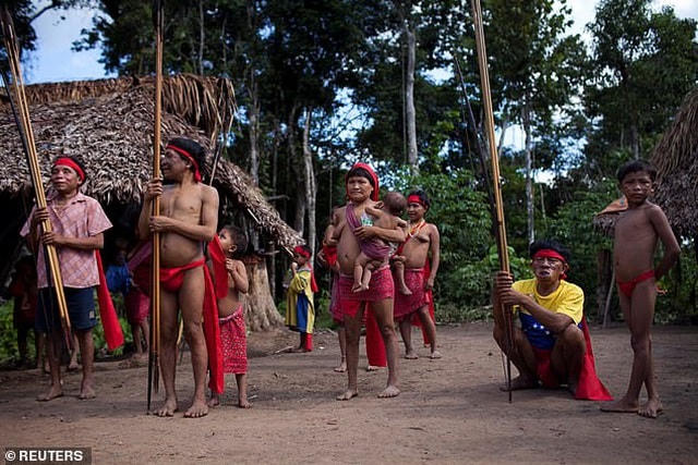 Nhóm thổ dân bộ lạc Yanomami.