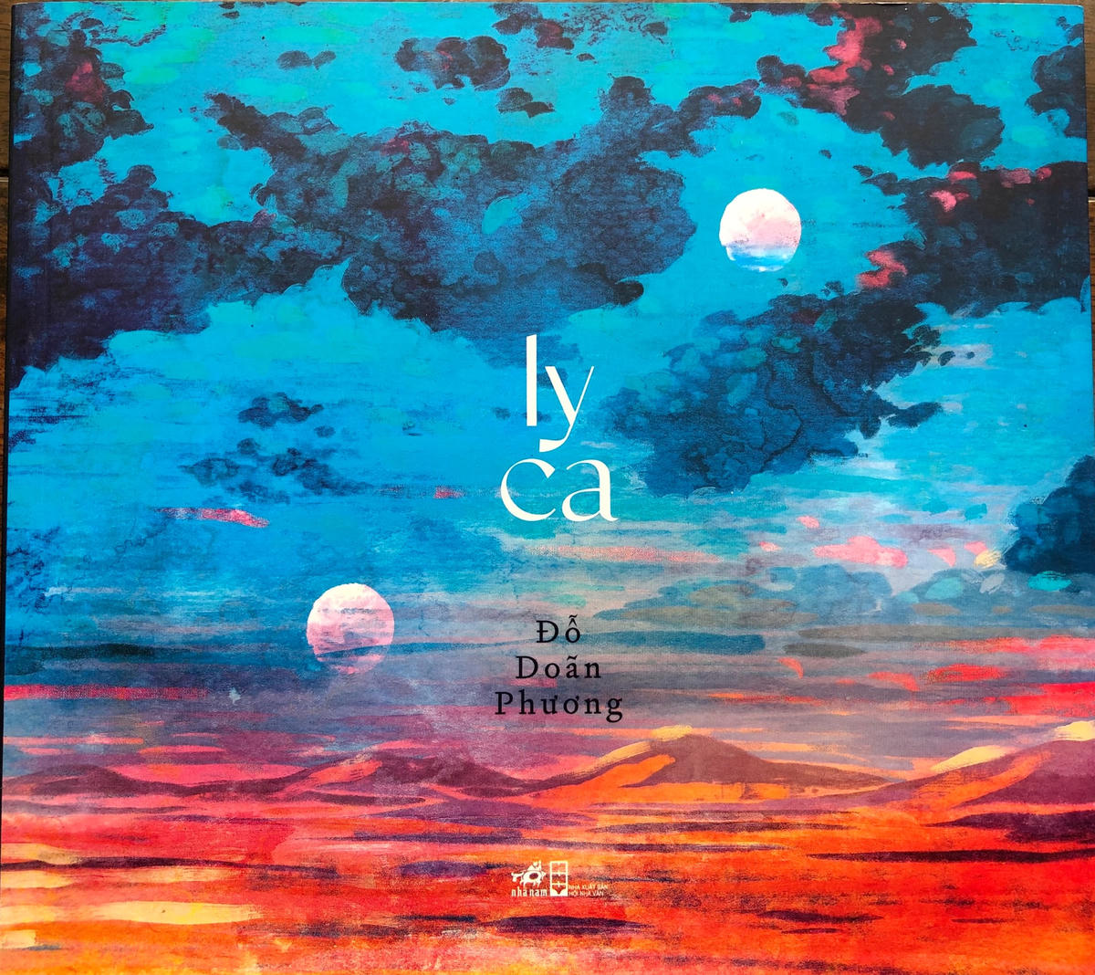 Bìa tập thơ “Ly ca”.