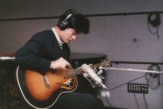 Bài hát được nhạc sĩ Hoàng An viết ra trong một giai đoạn trầm lắng của cuộc sống hồi cuối năm 1992.  