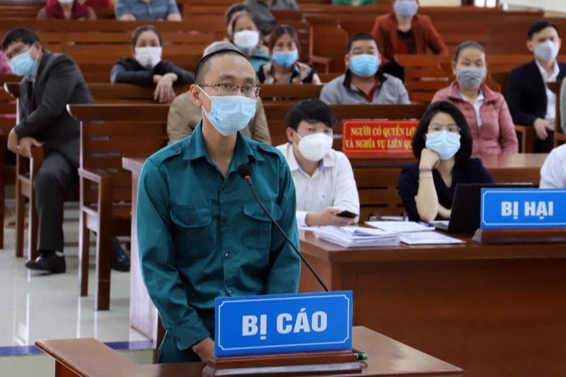 Dương Minh Phú tại phiên toà. 