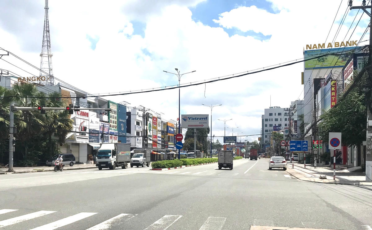 Hoạt động trên một số tuyến đường của người dân bắt đầu bình thường trở lại.
