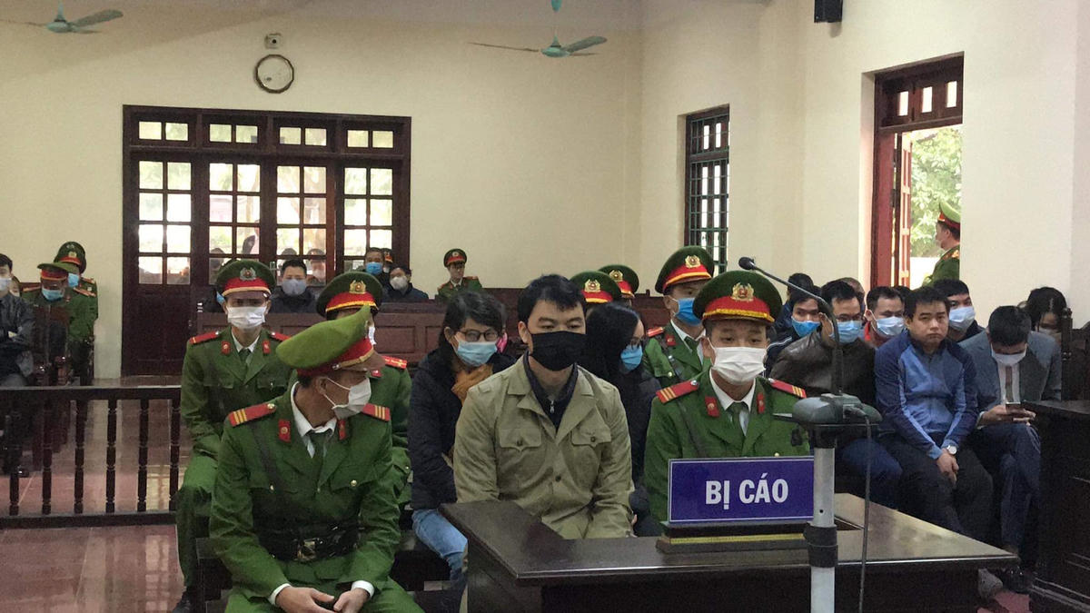 Các bị cáo tại phiên tòa.