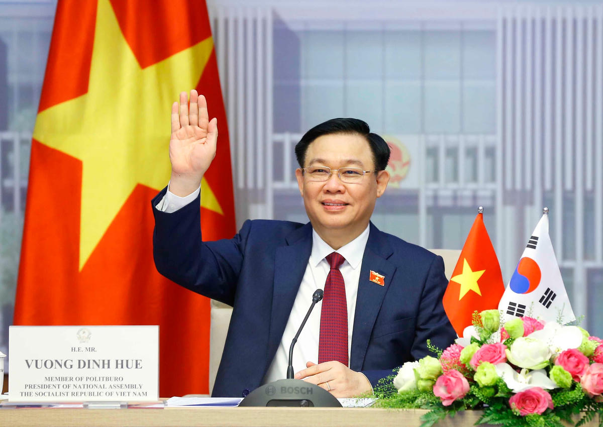 Chủ tịch Quốc hội Vương Đình Huệ tại hội đàm.