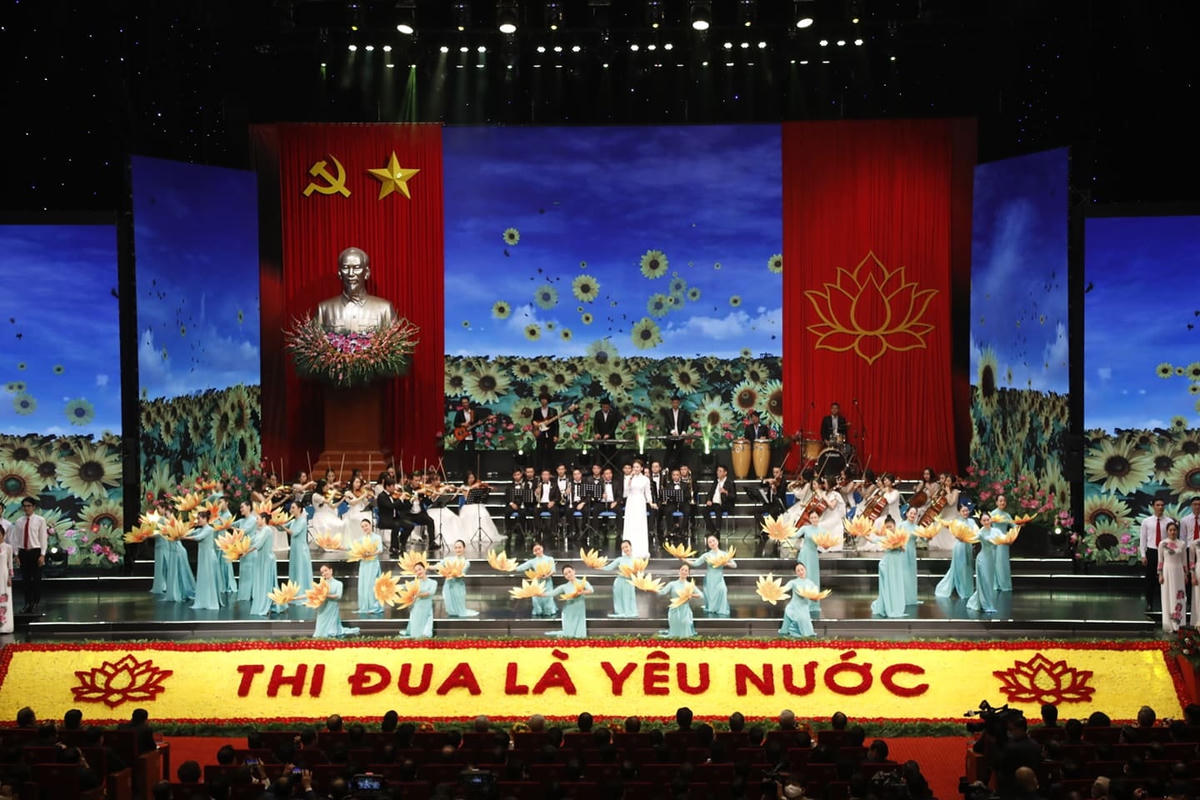 [ẢNH] 2.300 đại biểu dự Đại hội Thi đua yêu nước toàn quốc lần thứ X