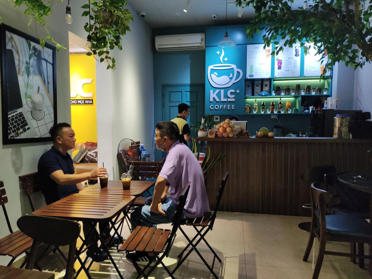 Từ 15/9, quán café cùng một số dịch vụ trên được mở cửa trở lại.