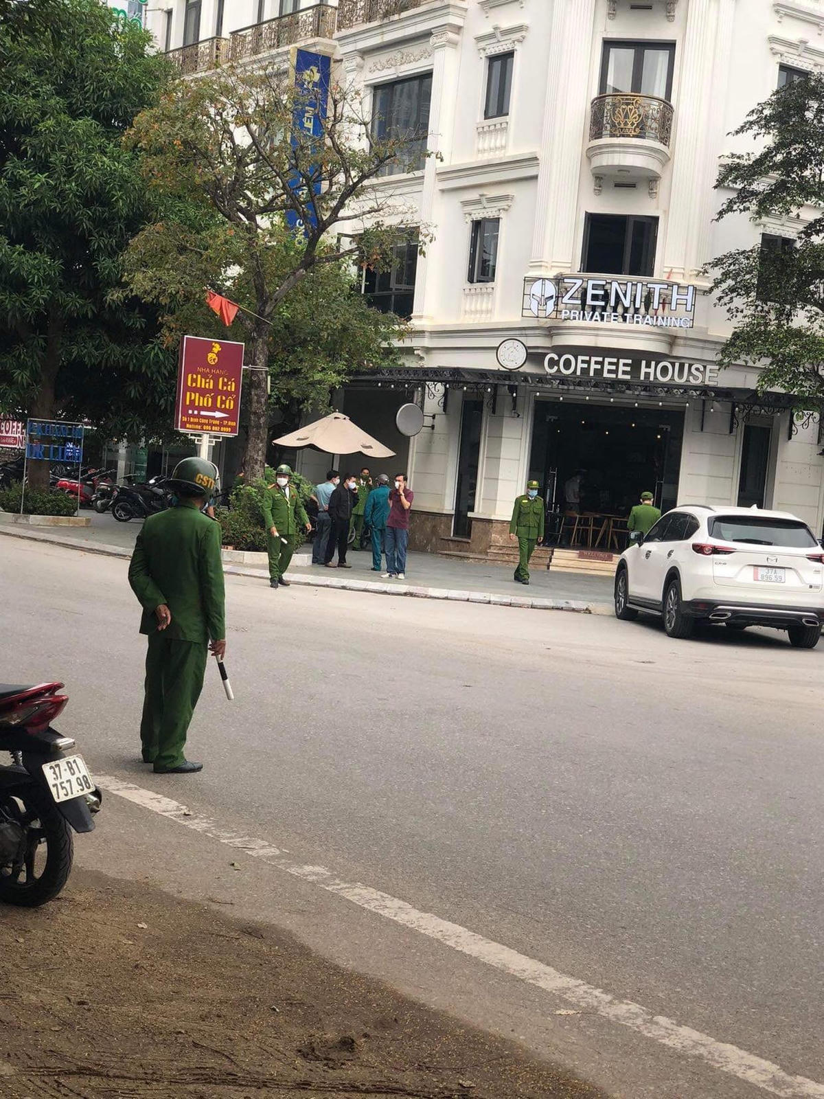 Nga sau sự việc, Công an TP Vinh đã có mặt tại hiện trường để điều tra.