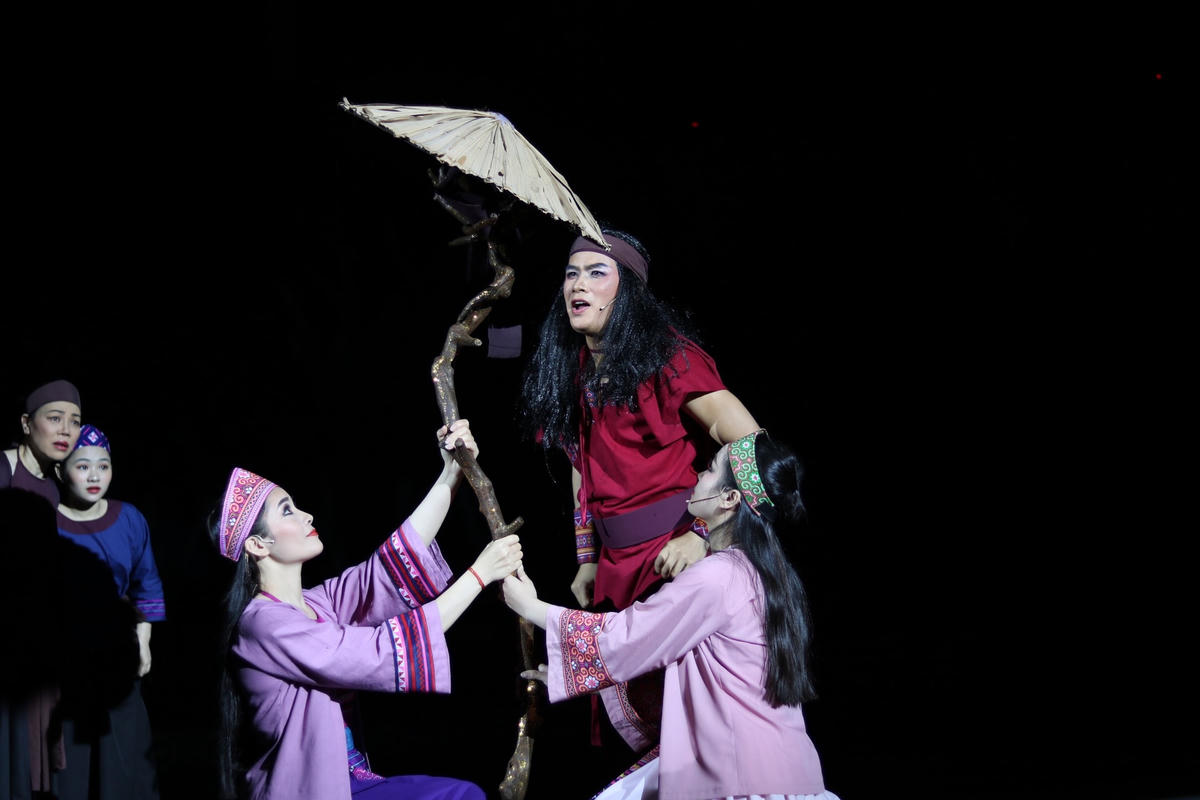 Cảnh trong vở “Cây gậy thần”.