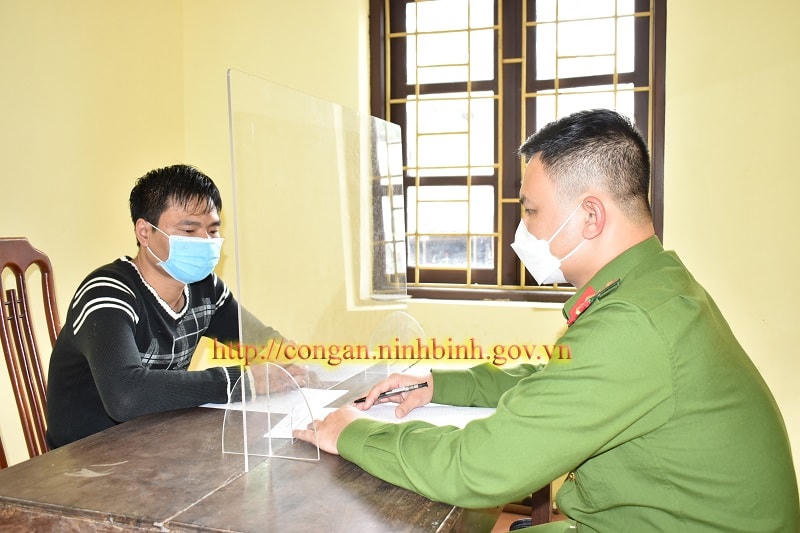 Phạm Văn Dũng khá bình thản khi khai nhận quá trình phạm tội.  