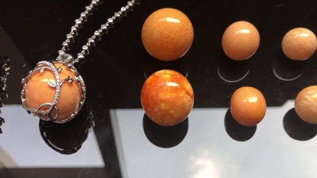Cận cảnh những viên ngọc melo đắt giá.