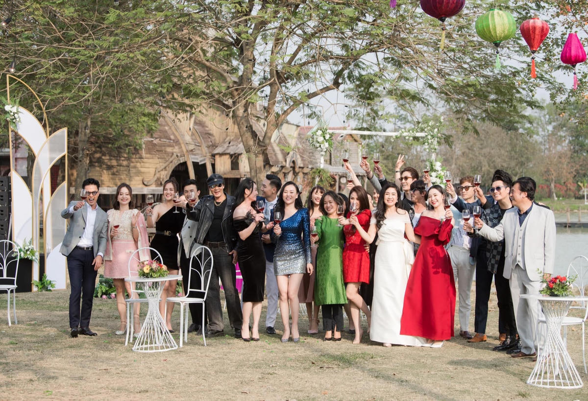 Tham dự sự kiện còn có nhiều cái tên nổi bật của "Vũ trụ VFC" như: Hồng Đăng, Lan Phương, Thu Quỳnh, Hoàng Anh, Lương Thu Trang, Doãn Quốc Đam, Đình Tú...