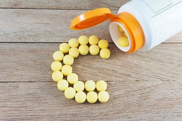 Hiện tại, không có bằng chứng nào ủng hộ việc sử dụng bổ sung vitamin C dạng uống để ngăn ngừa Covid-19.