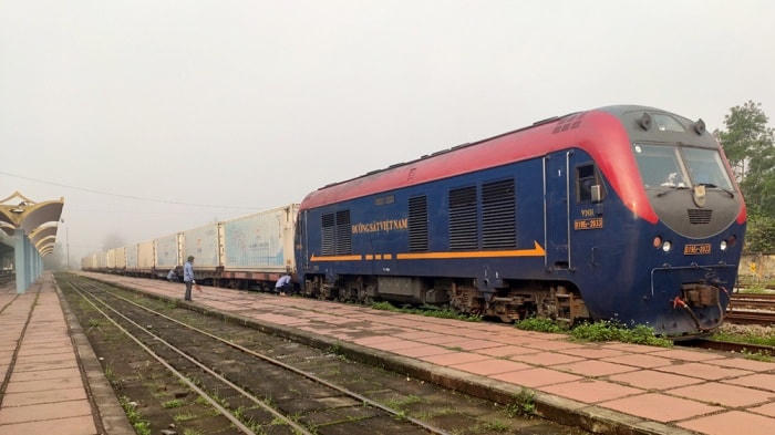 Tàu container lạnh tại ga Đồng Đăng, Lạng Sơn.