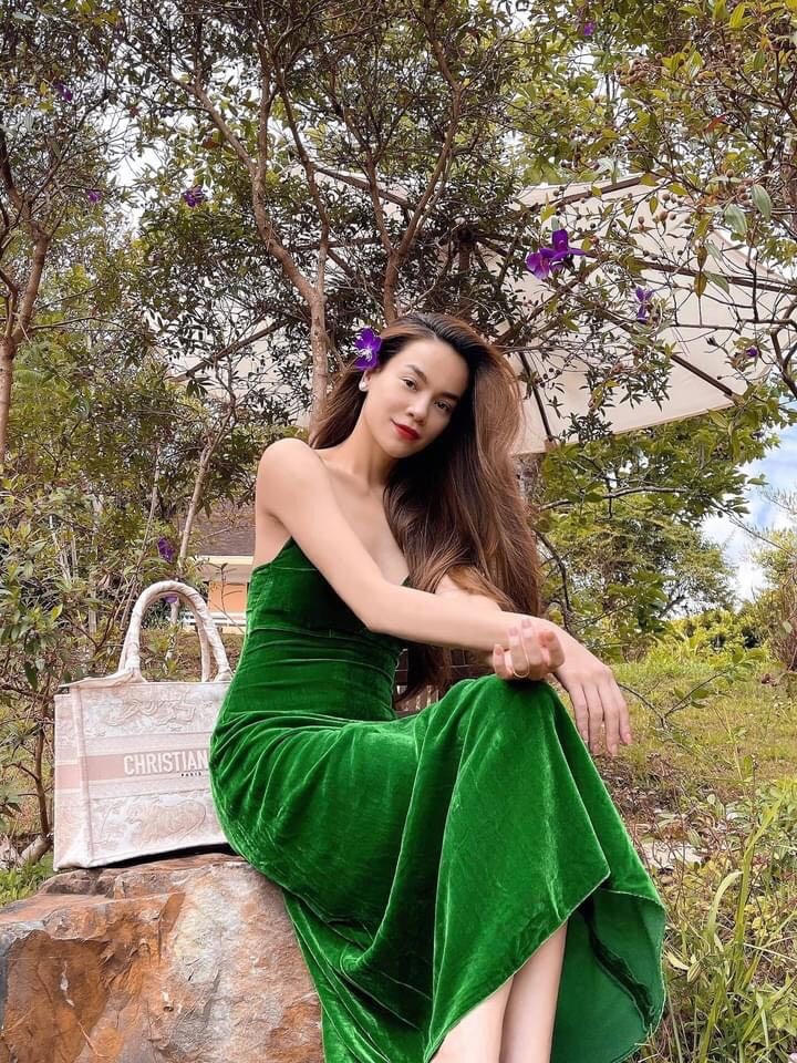 Hồ Ngọc Hà đẹp quyến rũ khi vẫn là mẹ bỉm sữa.