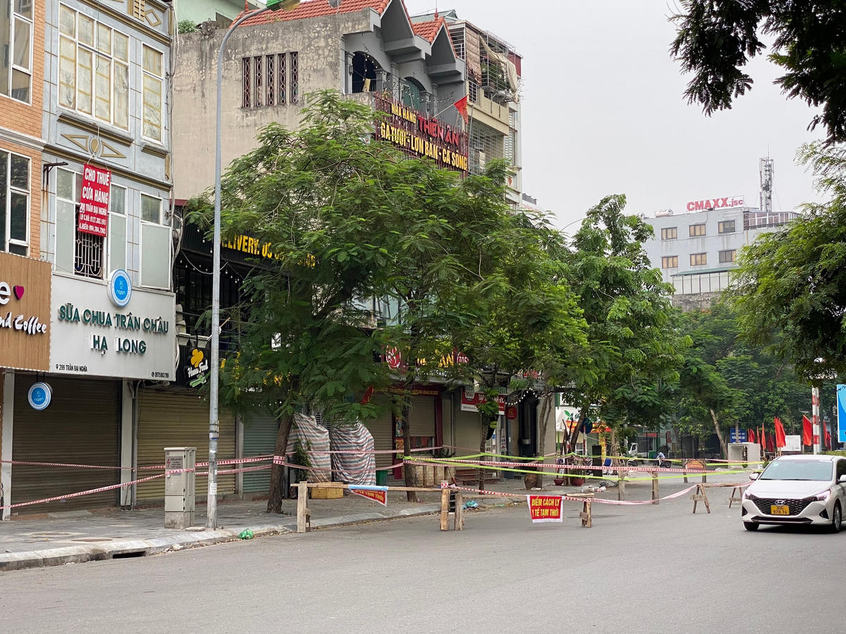 Khu vực thực hiện tạm thời cách ly y tế tại phố Trần Đại Nghĩa, phường Trương Định, quận Hai Bà Trưng. Ảnh: L.A.
