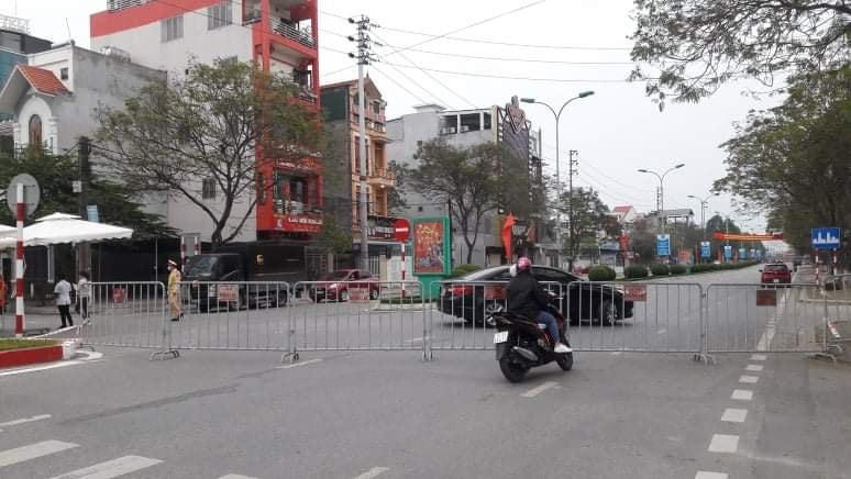 Chốt kiểm tra được dựng lên ở nhiều tuyến phố lớn