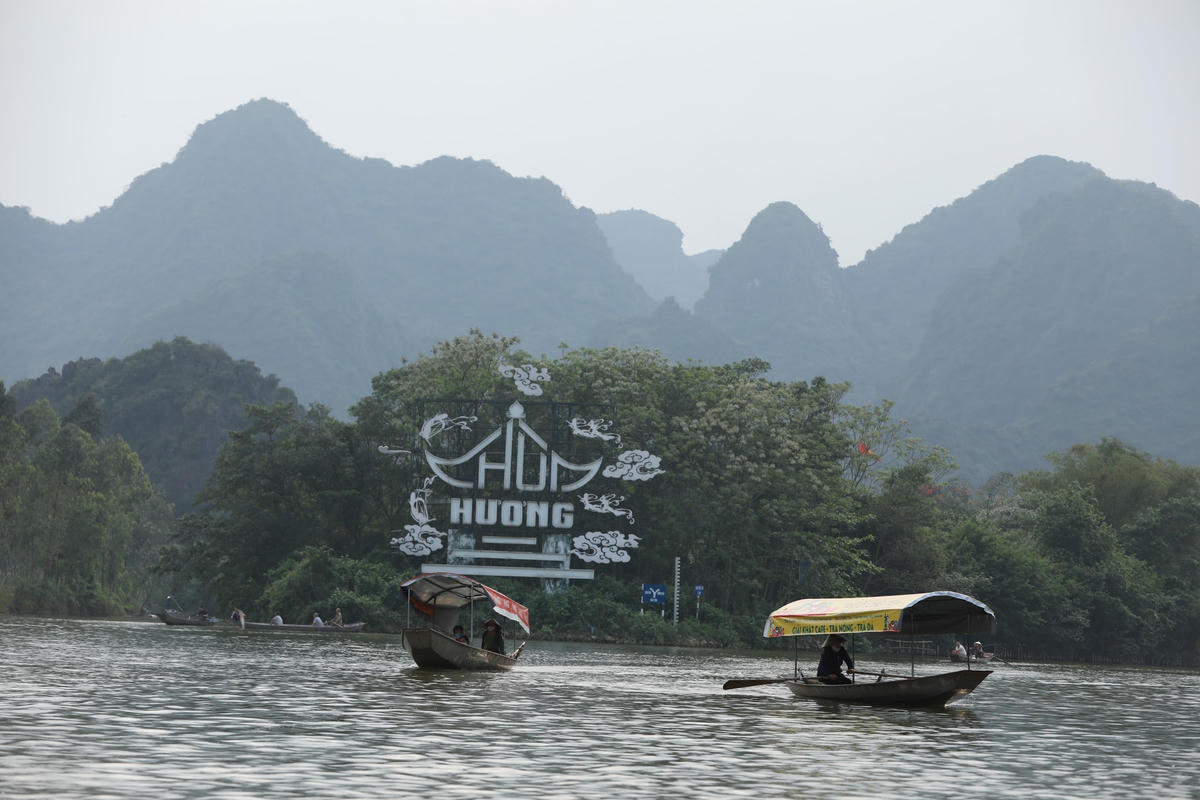 Chùa Hương sẽ đón khách trở lại sau gần 20 ngày tạm dừng khai hội để phòng dịch Covid-19. (ảnh: Quang Vinh).